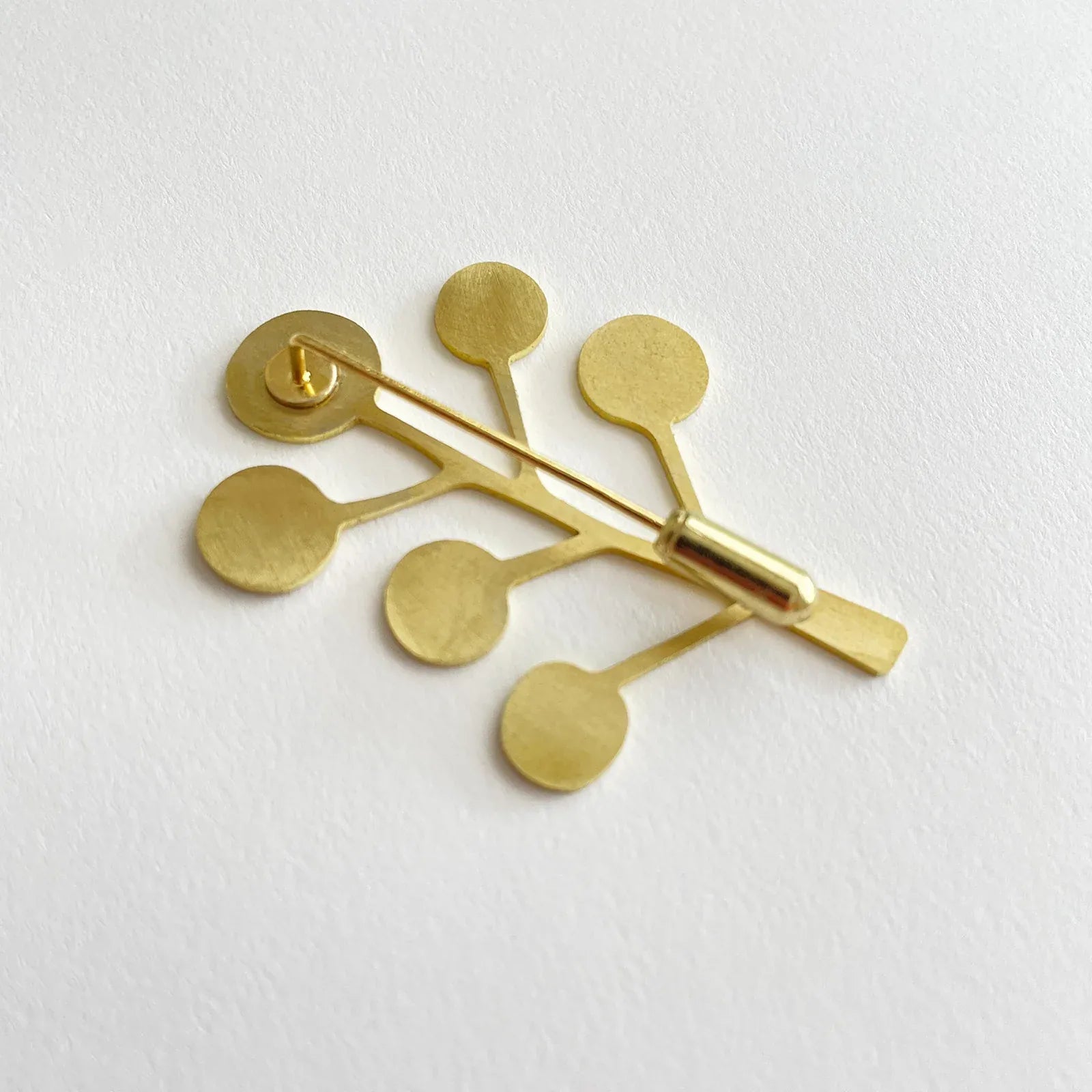 Brass Kelp Pin by Tom Pigeon | Lifestory