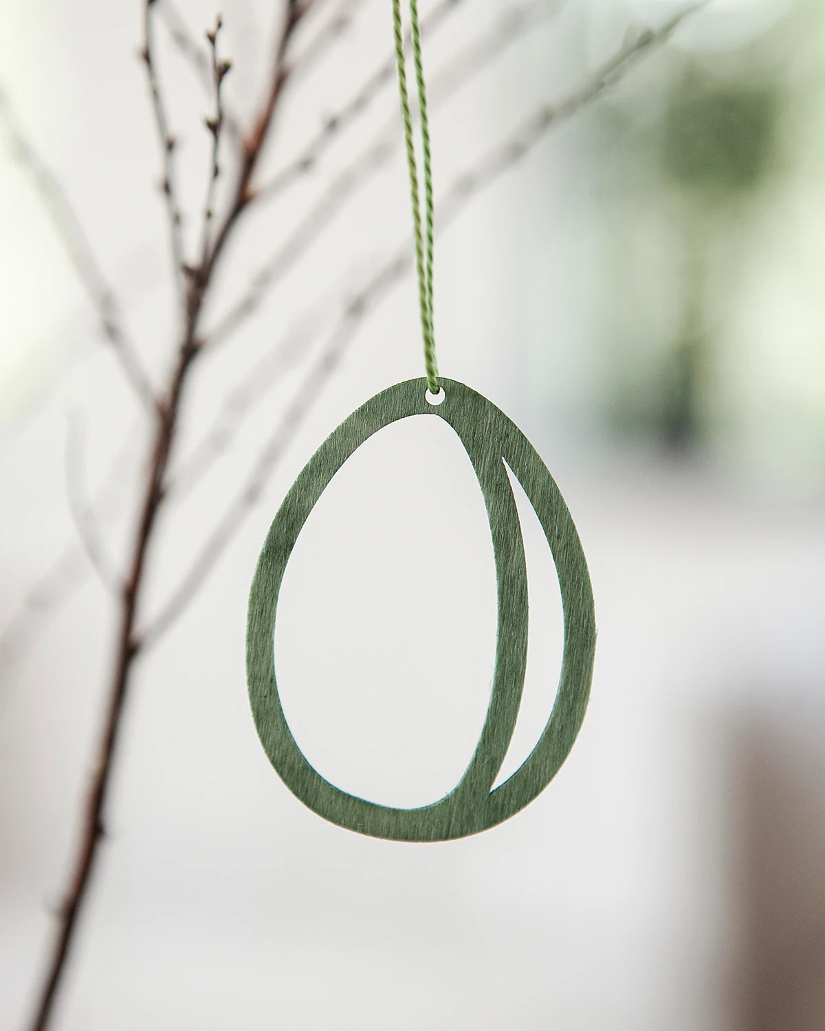 Storefactory 'Getinge' Hanging Wooden Egg Decoration