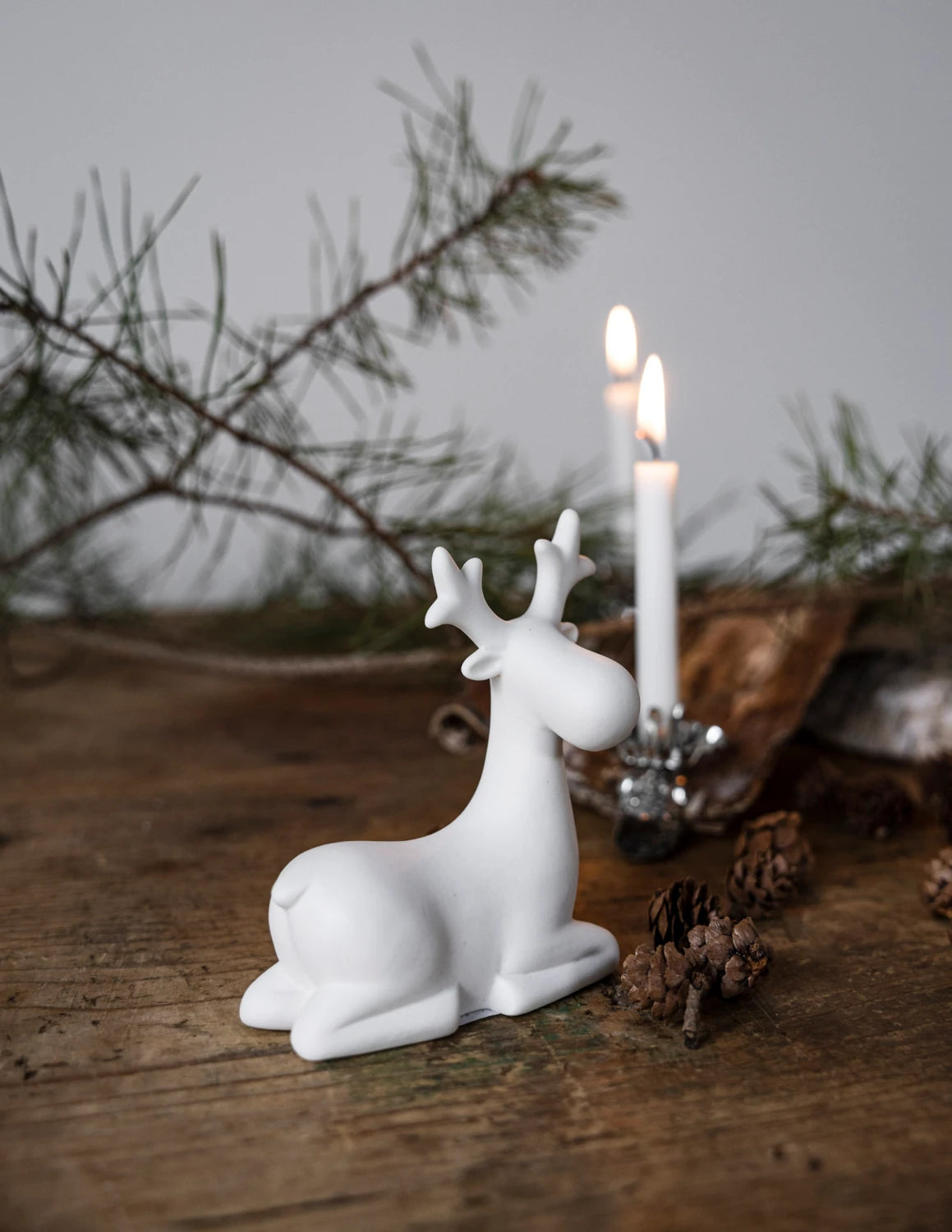 Sten the Large Resting Reindeer in White Ceramic by Storefactory | Lifestory