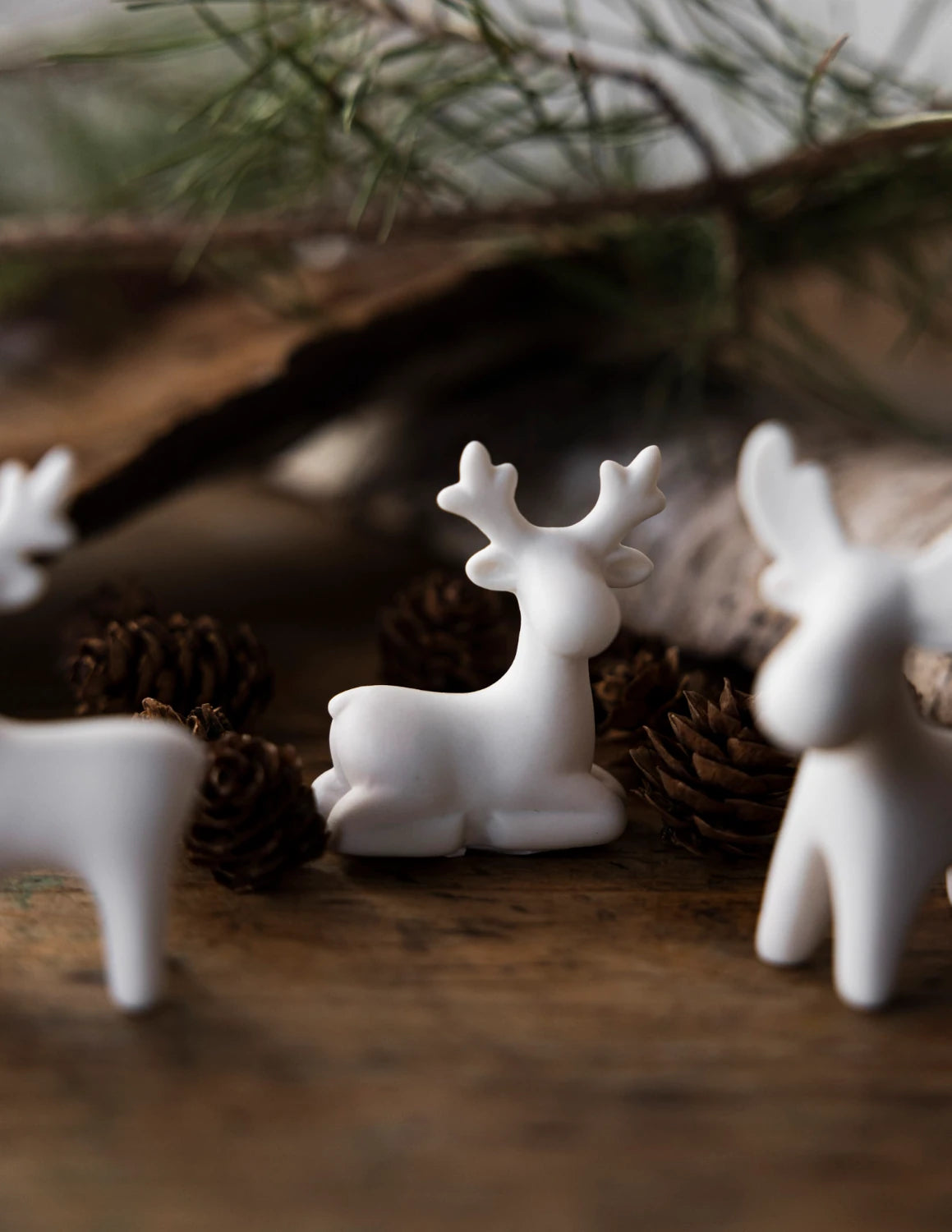 Sten the Mini Resting Reindeer in White Ceramic by Storefactory | Lifestory