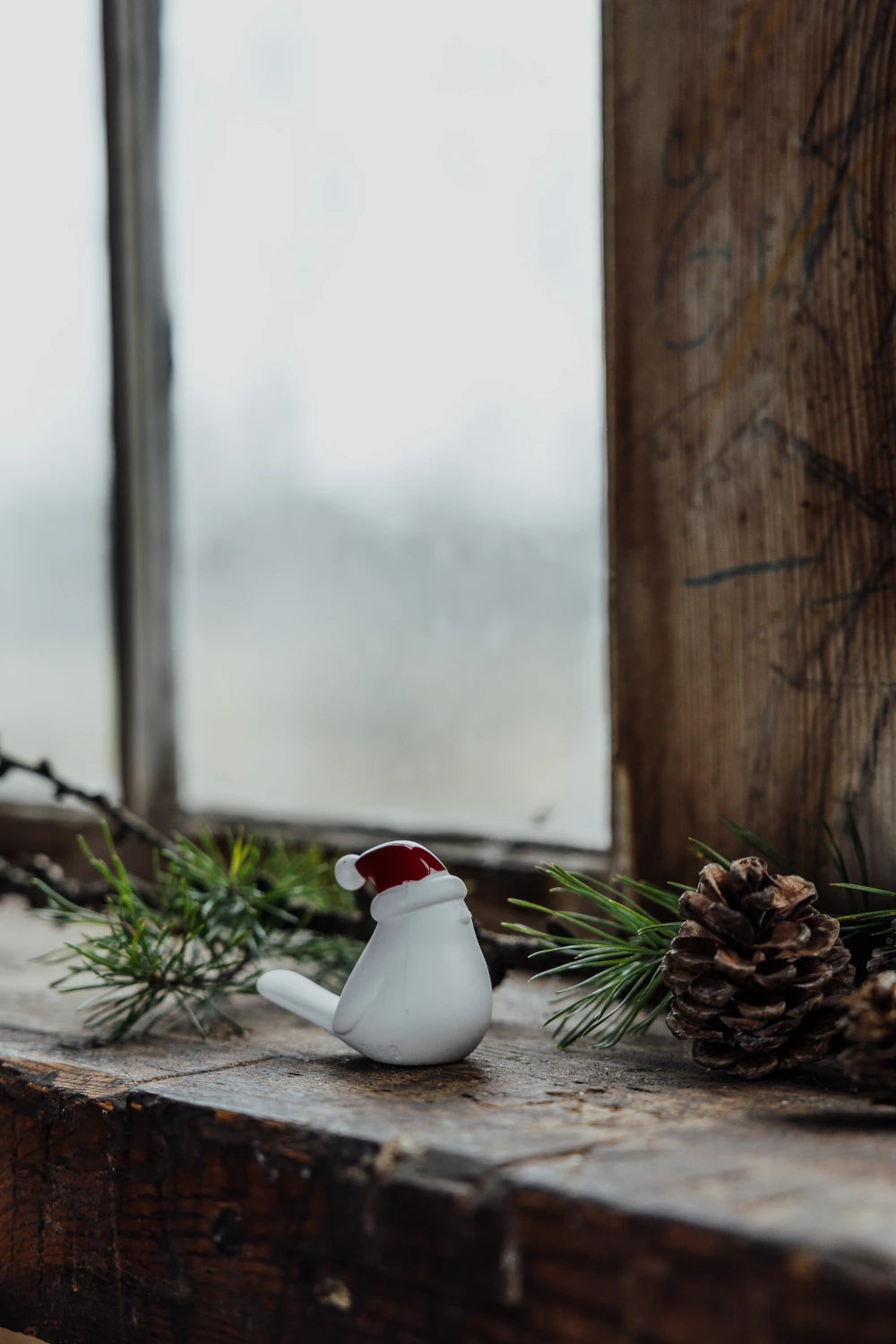 Storefactory Elin the Robin Ceramic Ornament with Red Hat | Lifestory