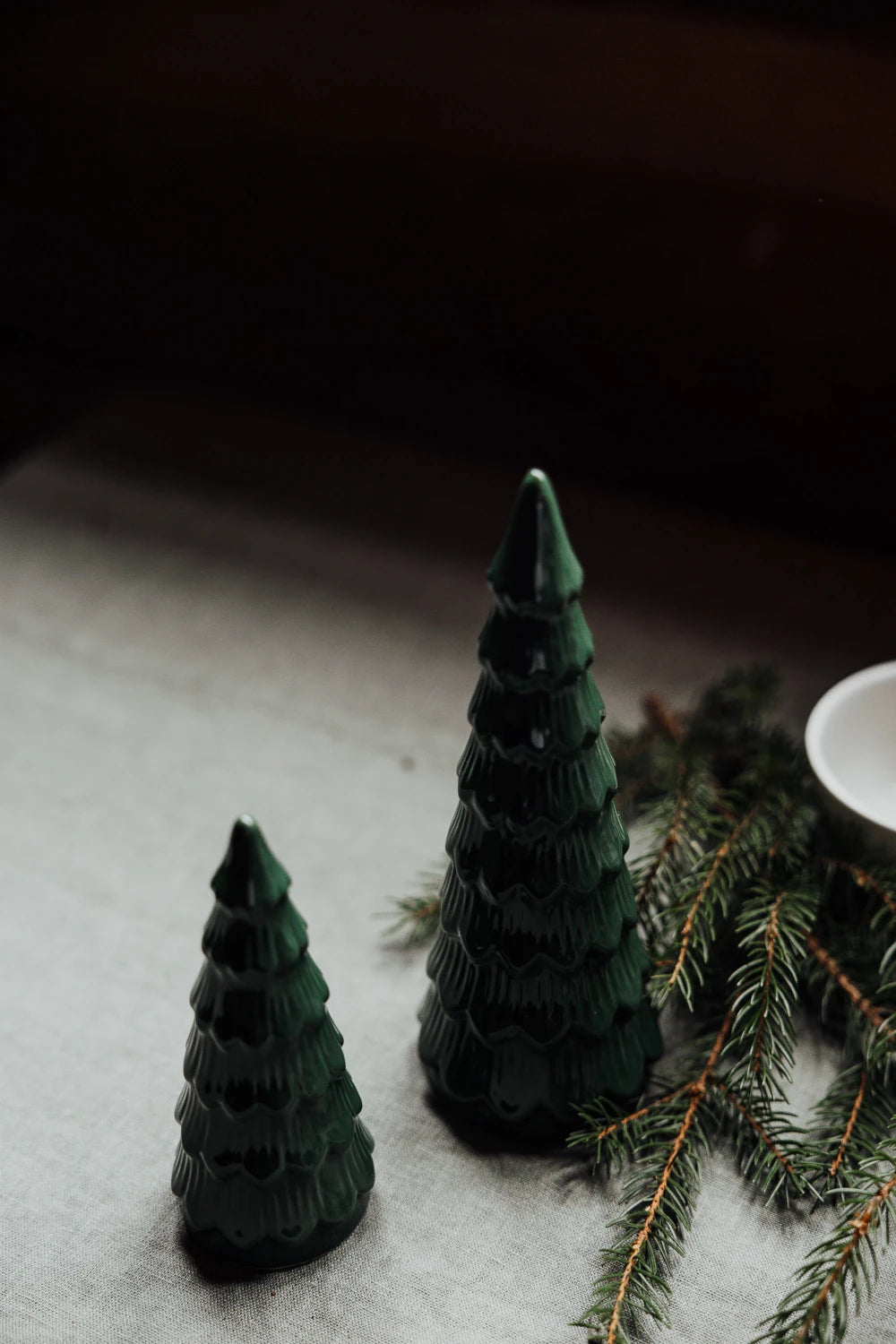 The large glazed green Granbacken ceramic Christmas tree by Storefactory | Lifestory