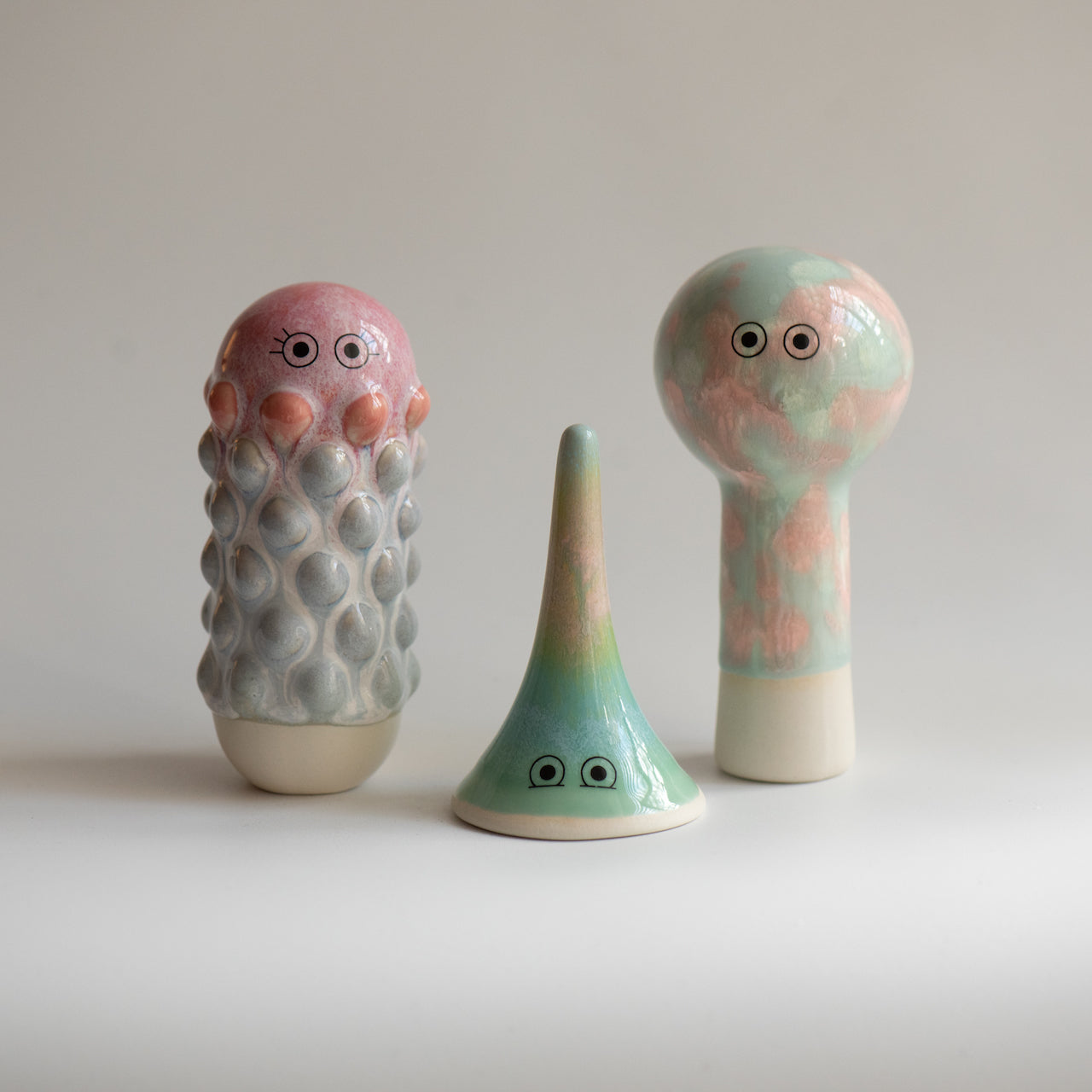 Familia Figurine | Buru | Raspberry by Studio Arhoj