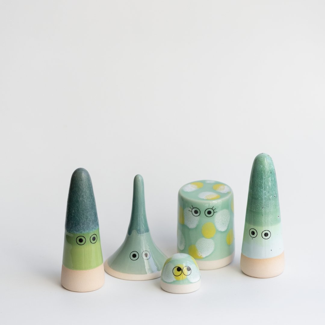 Familia Figurine | Buto | Moss | by Studio Arhoj