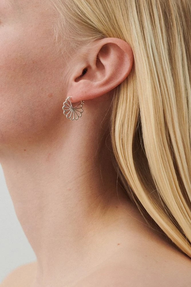 Small Bellis Earrings in Sliver and Gold-Plated Silver by Pernille Corydon | Lifestory