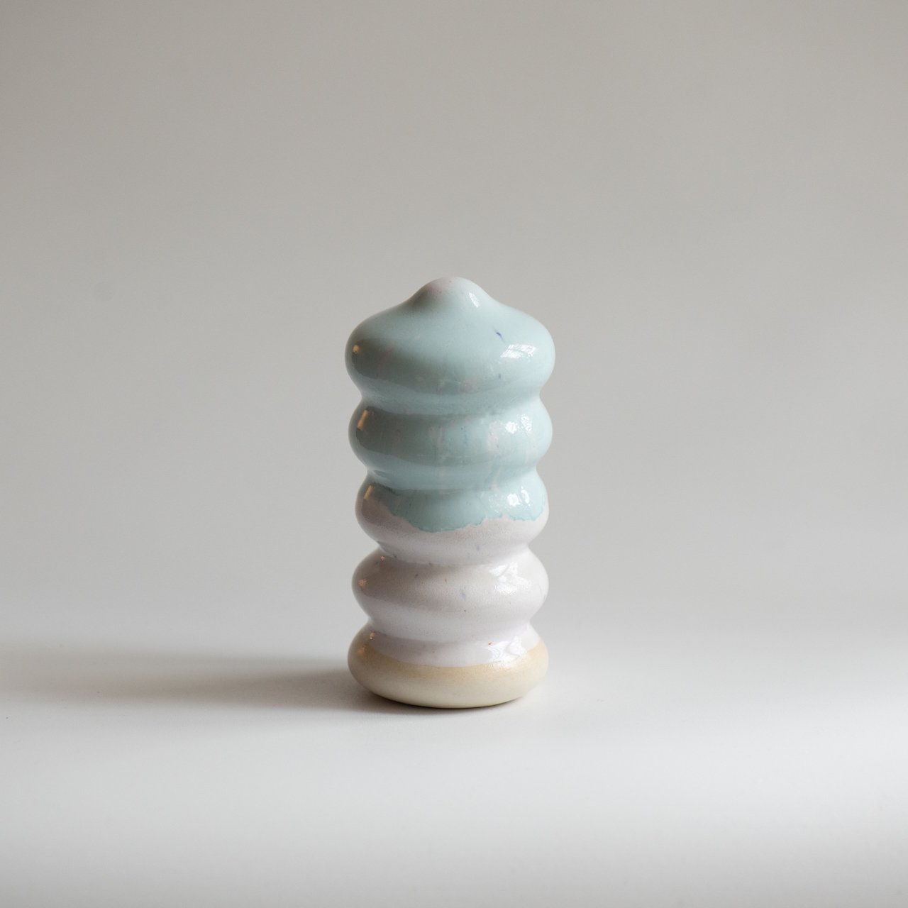 Familia Figurine | Buru | Pastelo by Studio Arhoj