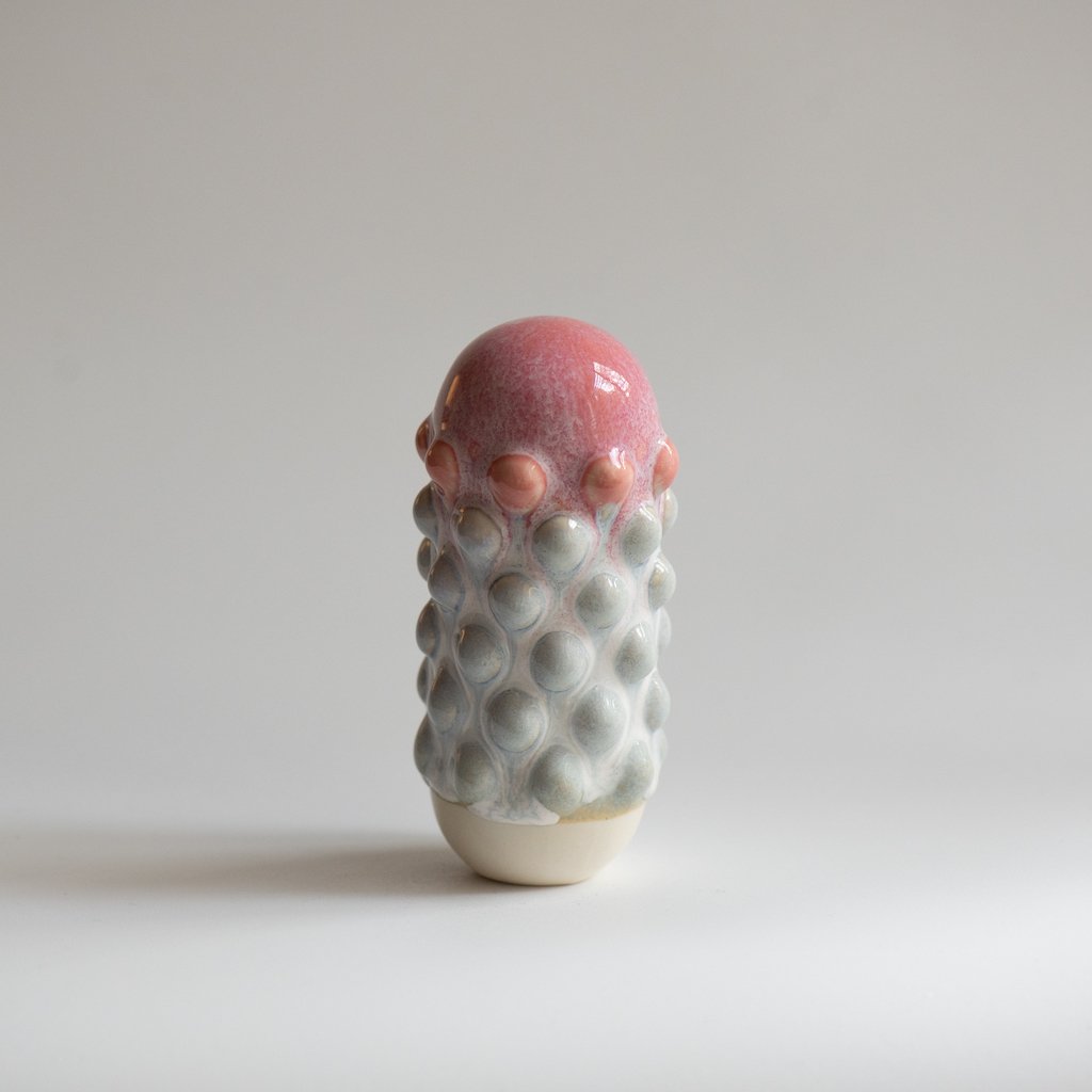 Familia Figurine | Raspberry by Studio Arhoj