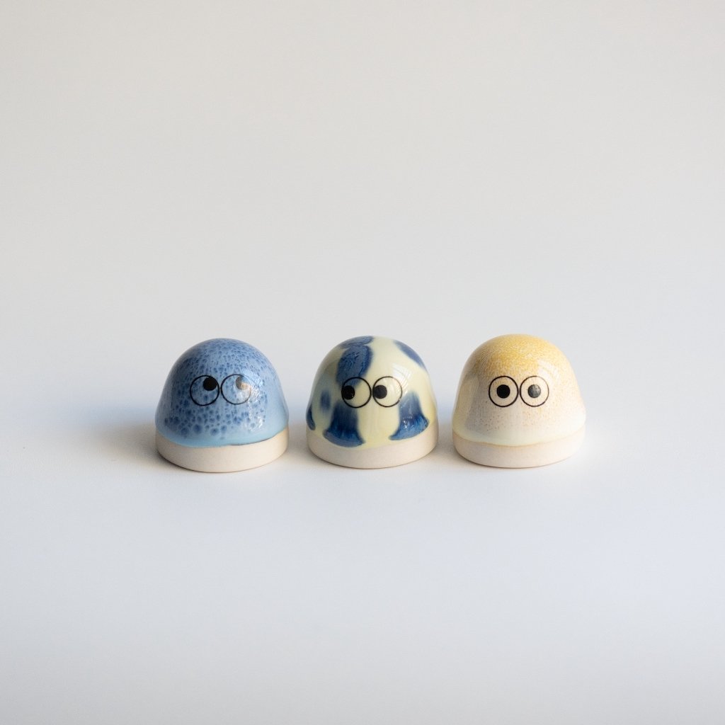 Familia Figurine | Dot | Custard | by Studio Arhoj