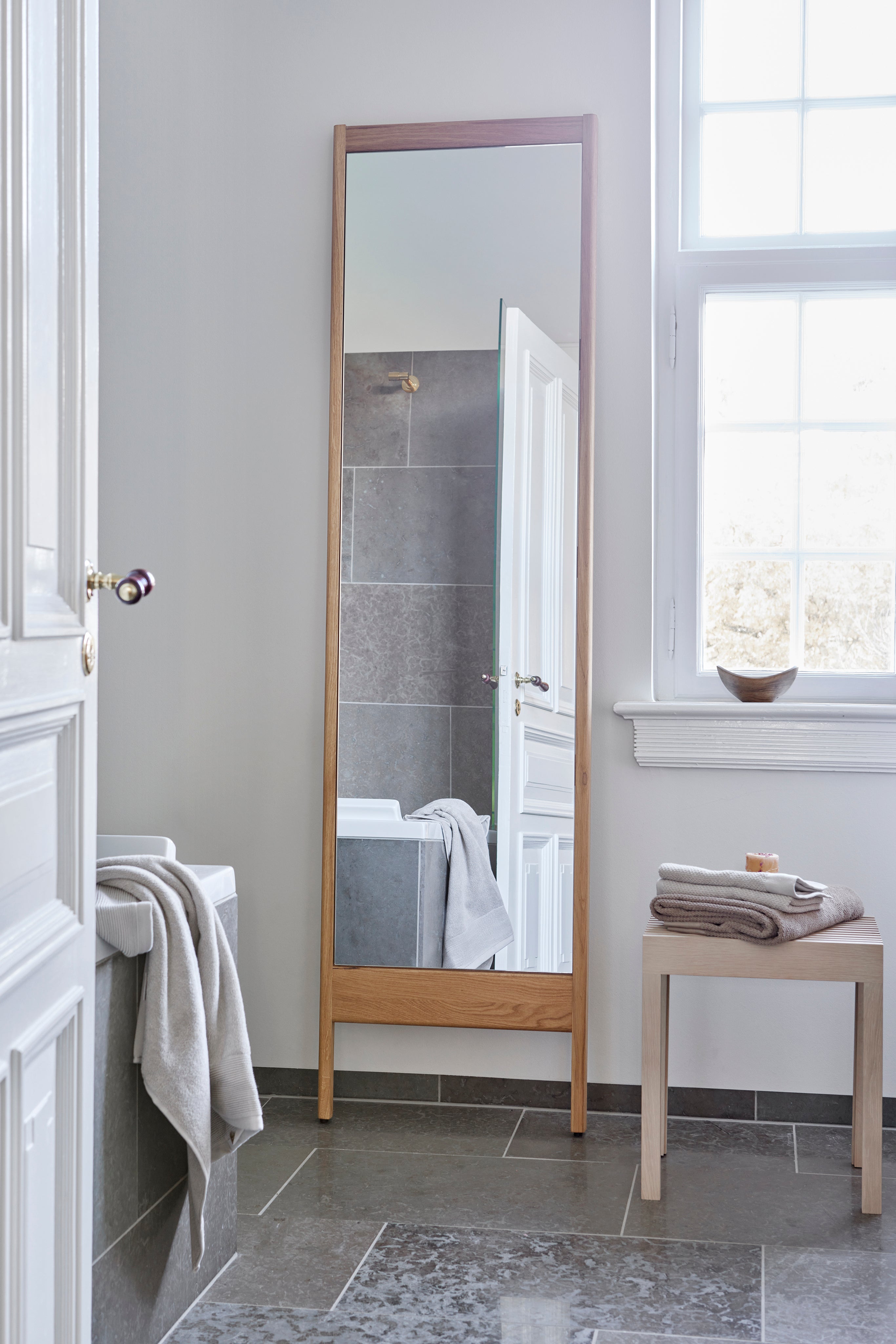 Full length deals bathroom mirror cabinet